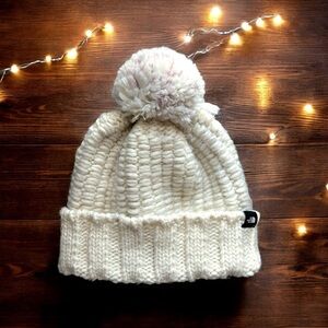 THE NORTH FACE soft and warm cream and white chunky thick knit cozy beanie